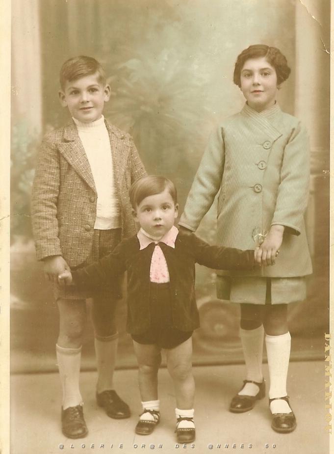 FAMILLE 002 ORAN 1940 ANTOINE ODETTE ET CLAUDE RUIZ.jpg